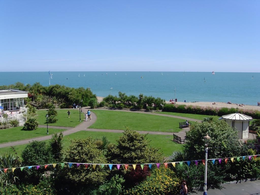 Breakers Bed And Breakfast Eastbourne Luaran gambar